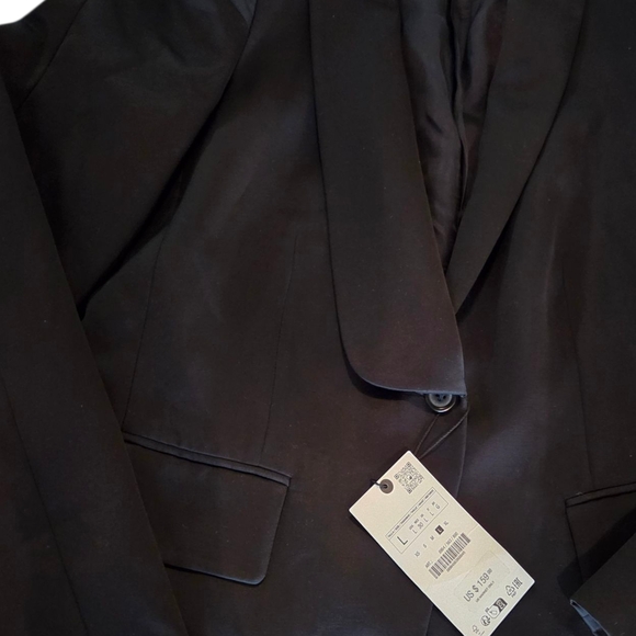 Zara Women's Elegant Black Suit Jacket - Picture 3 of 3